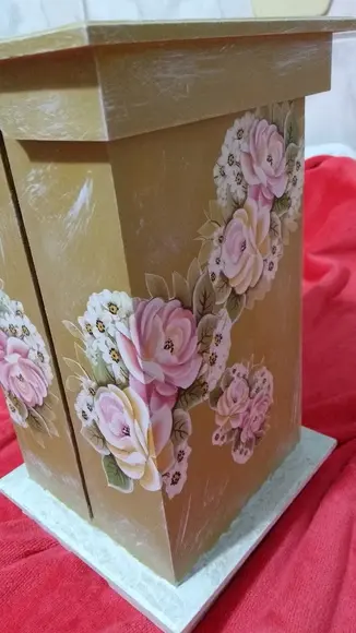 Porta Toalha quadrado com rosas