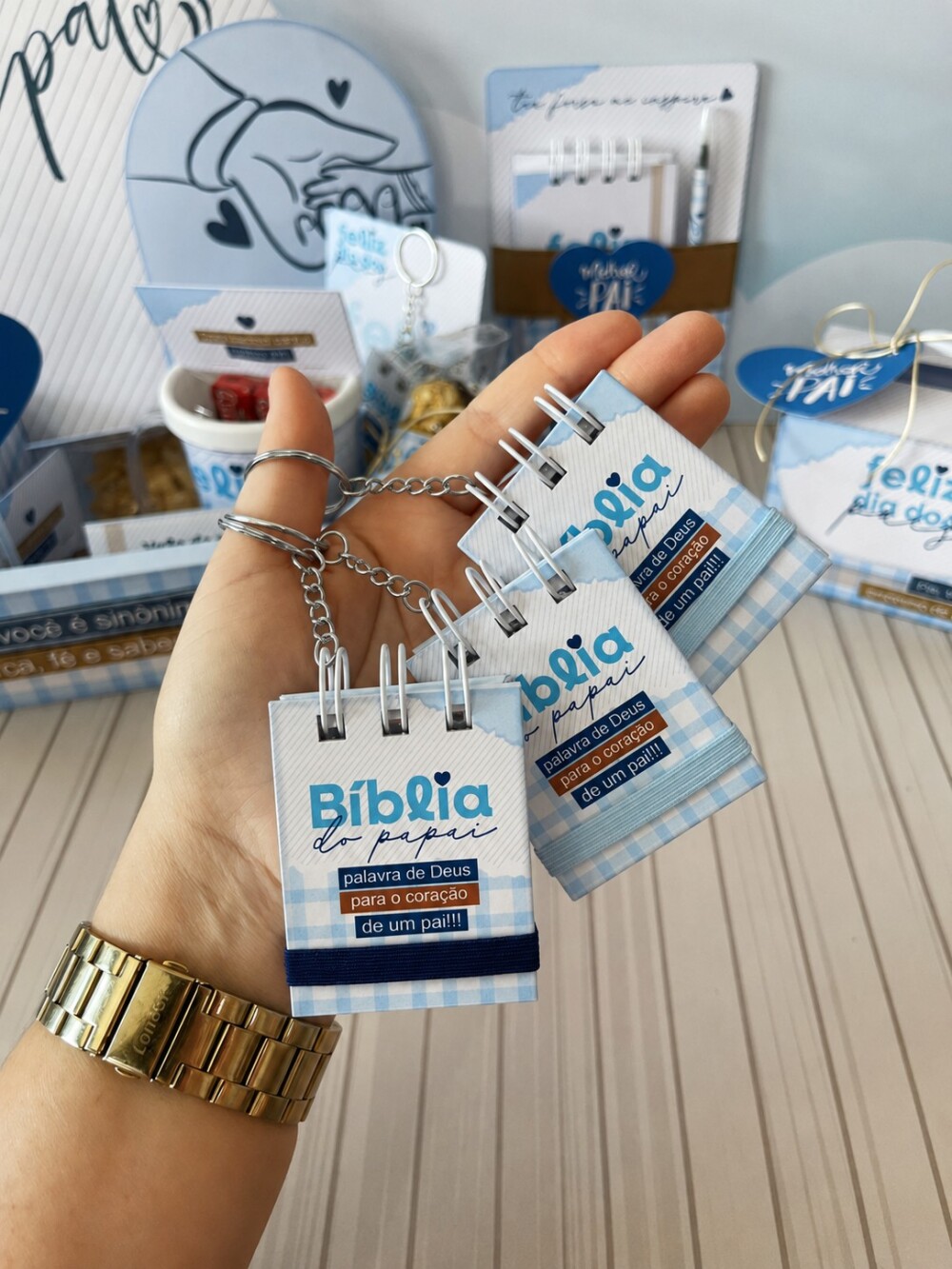 Chaveiro Mini Bíblia Dia dos Pais | Lembrancinha Cristã Evangé