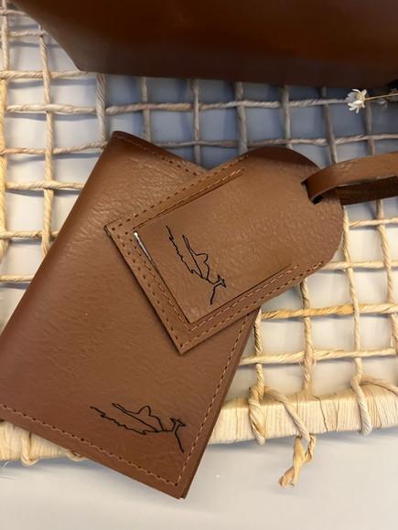 Kit Viagem Necessaire, Porta Passaporte , e Tag de Mala.