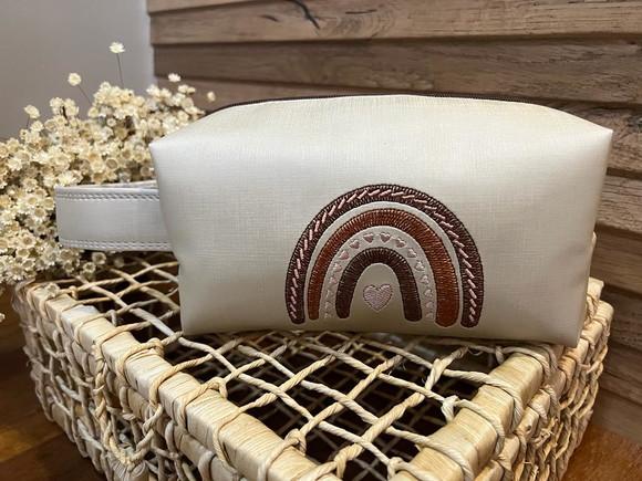 Necessaire Bordada Box