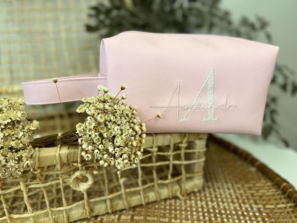 Necessaire Bordada Box