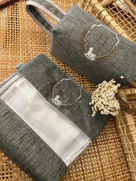 Necessaire Hora do Banho Bordada e Necessaire Box Bordada