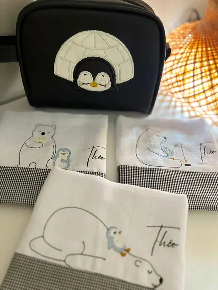 Conj de Fraldas Personalizad e Jogo de Necessaires Bordadas