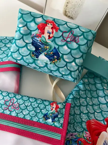 Kit Escolar Saquinhos de Roupa , Porta Higiene e Necessaire