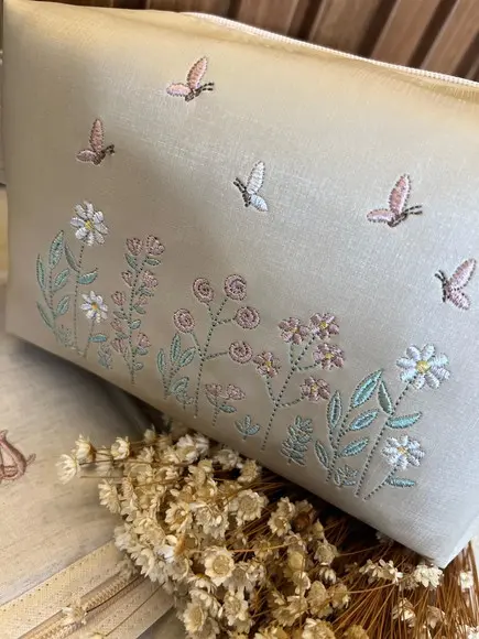 Necessaire Bordada