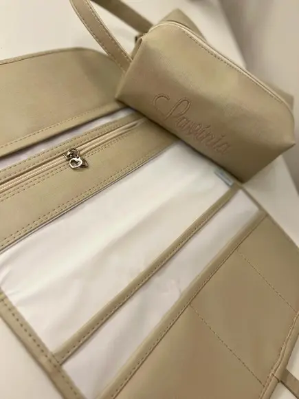 Necessaire Bordada e Porta Documentos Bordados
