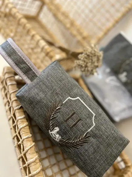 Necessaire Hora do Banho Bordada e Necessaire Box Bordada