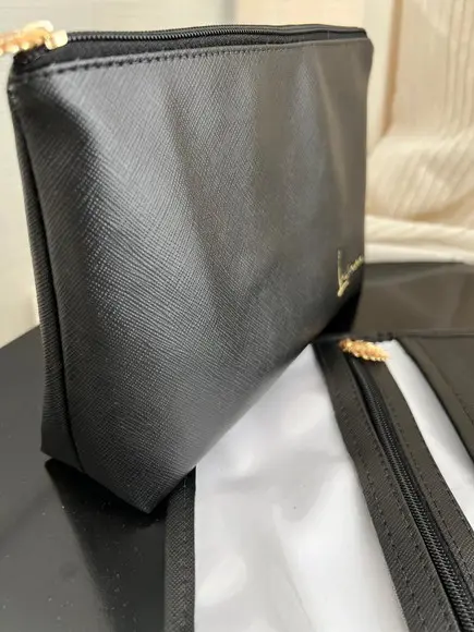 Porta Escova de Dente e Necessaire Bordada