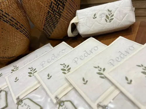 Saquinho de Maternidade e Necessaire Bordada