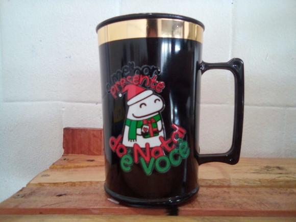 Caneca Acrílica Preta c/ Borda Dourada Personalizada