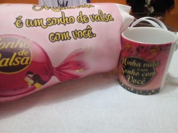 Kit Almofada e Caneca Namorados