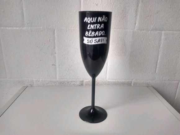 Taça de Champanhe Linha Black