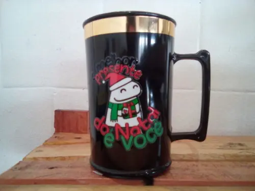 Caneca Acrílica Preta c/ Borda Dourada Personalizada