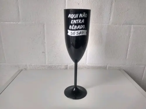 Taça de Champanhe Linha Black