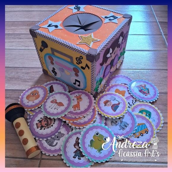 Caixa Musical com 28 Fichas e Microfone