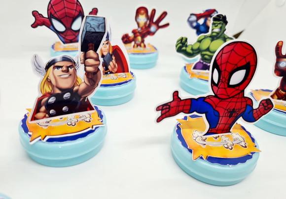 Latinha Acrílica os Vingadores