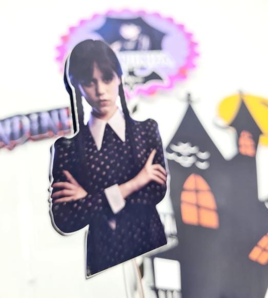 Topo de Bolo Wandinha Addams
