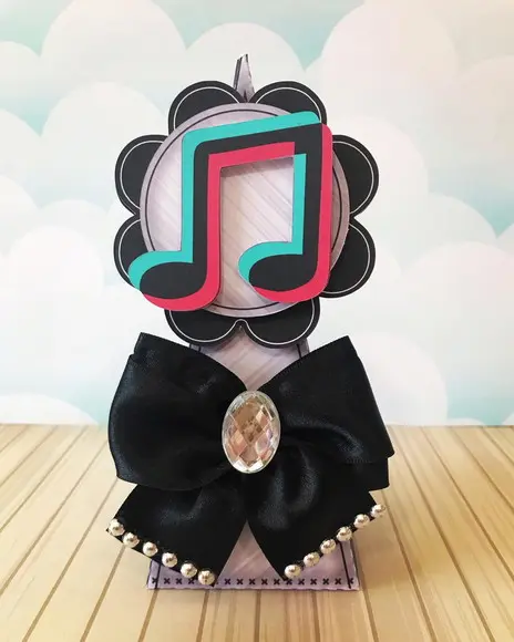 Caixa Cone Tik Tok