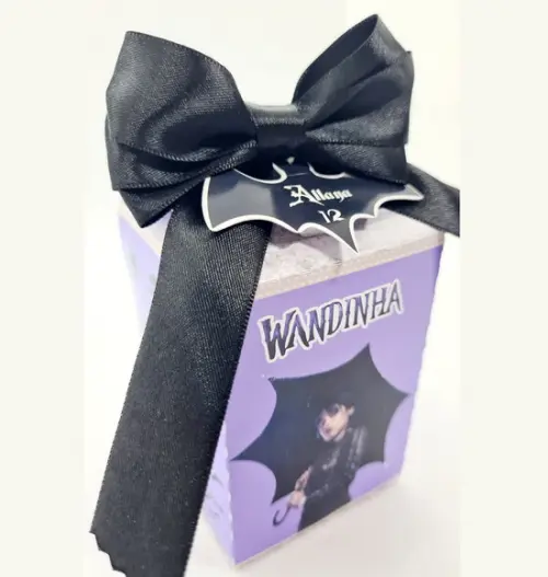 Caixa Milk Wandinha Addams