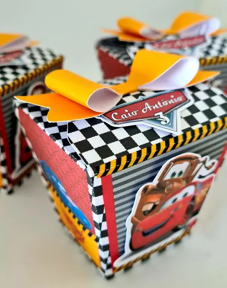 Caixa Sushi Carros Mcqueen
