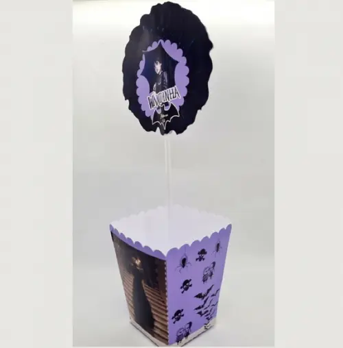 Centro de Mesa Wandinha Addams