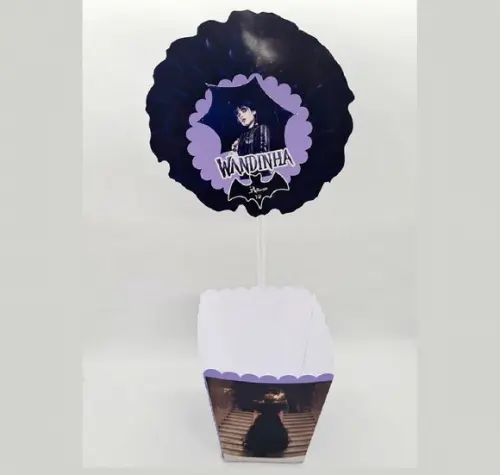 Centro de Mesa Wandinha Addams