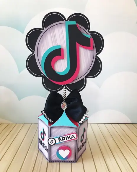 Centro de Mesa Tik Tok