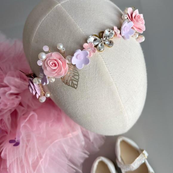 Tiara Infantil Luxo com Flores de Porcelana Fria, Pérolas e