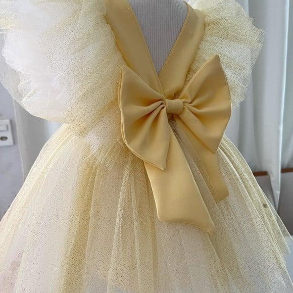 Vestido Infantil Amarelo Dourado com Tule Brilhoso ? Luxo