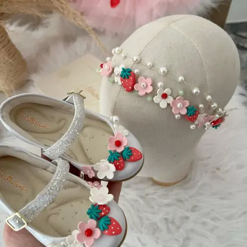 Kit Sapato e Tiara Moranguinho