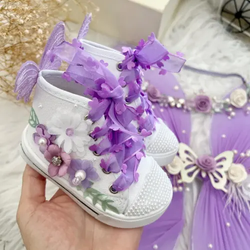 Kit Tiara, Asa e Tênis Flores Jardim Encantado