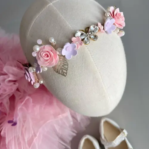 Tiara Infantil Luxo com Flores de Porcelana Fria, Pérolas e