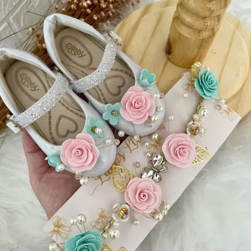 Tiara Luxo Flores Infantil Sapato