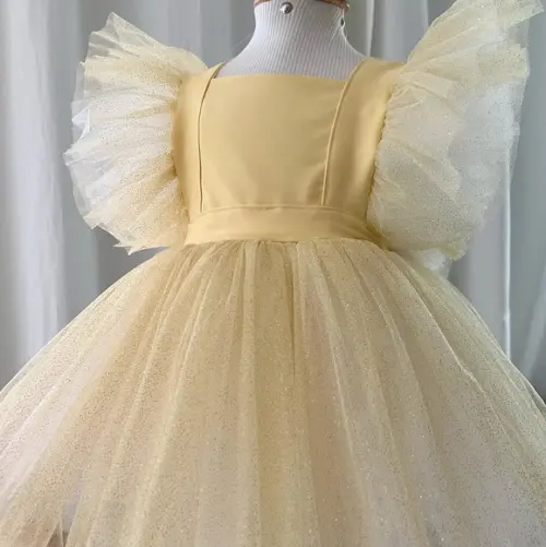 Vestido Infantil Amarelo Dourado com Tule Brilhoso ? Luxo