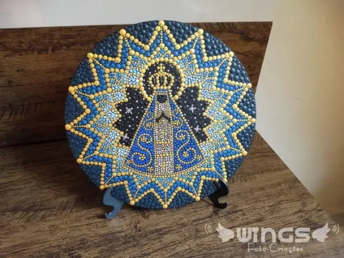 Mandala em pontilhismo - Nossa Senhora Aparecida com suporte