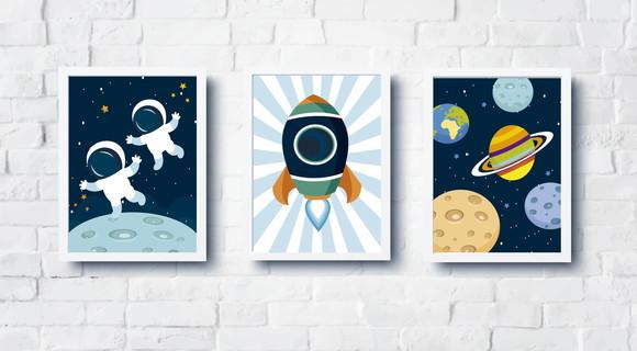 Kit Quadros Decoração Infantil Astronauta Irmãos e Foguete