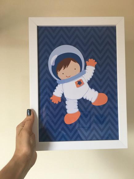 Kit Quadros Decoração Infantil Astronauta Irmãos e Foguete