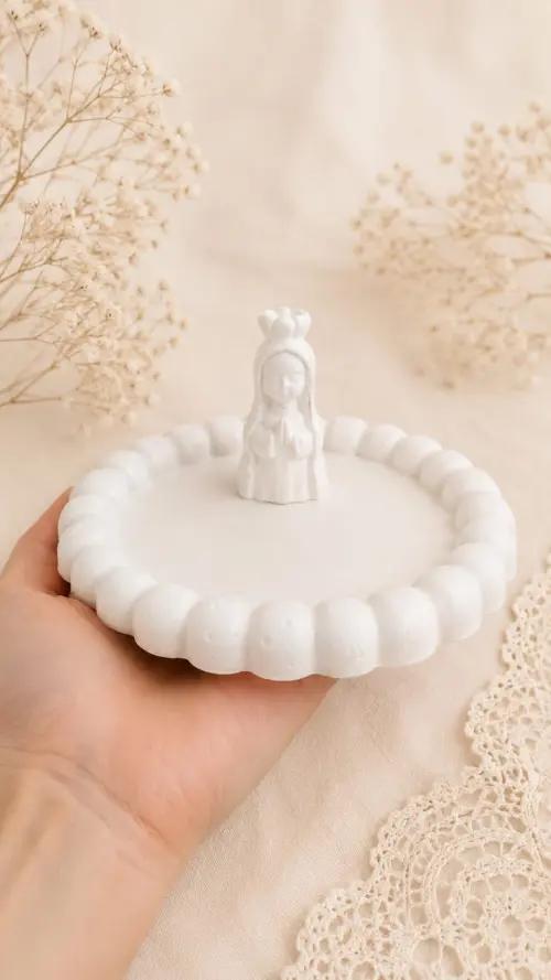 Conjunto Nossa Senhora e Bandeja em Cimento
