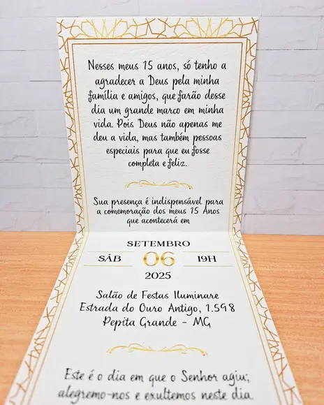 Convite Ouro Debutante 15 Anos Vertical