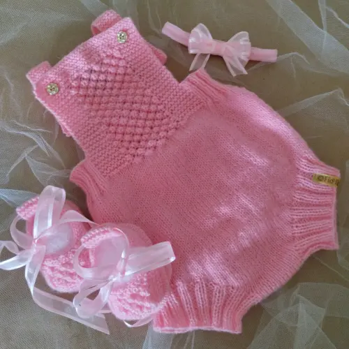 Jardineira curta ou short bebê tricô
