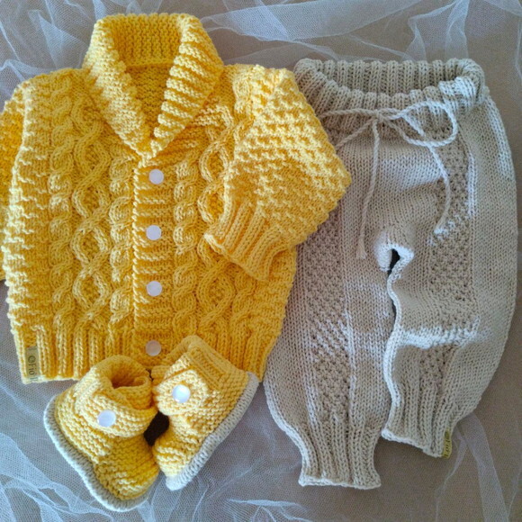 Casaquinho Bebê Tranças Calça Botinhas Tricô Feito à Mão