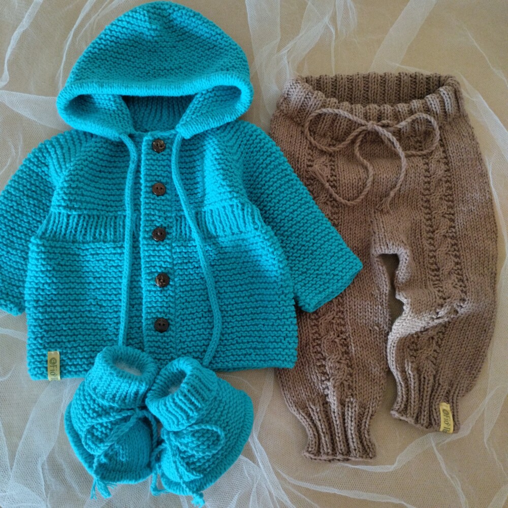 Conjunto bebê tricô feito à mão casaquinho capuz calça com t