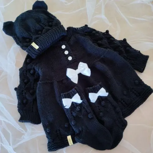 Vestido e gorro preto para bebê, feito a mão - @fiopontinhos