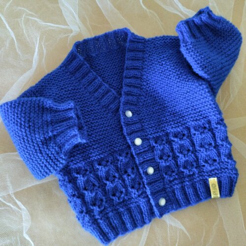 Casaquinho bebê cardigã feito à mão em tricô ponto anjinho azul royal 0 a 3 meses