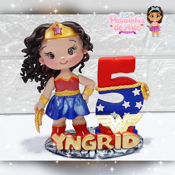 Topo de Bolo Biscuit Mulher Maravilha