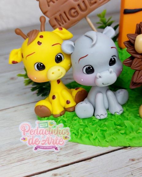 Topo de Bolo Cenário Safari em Biscuit