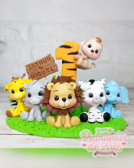 Topo de Bolo Cenário Safari em Biscuit