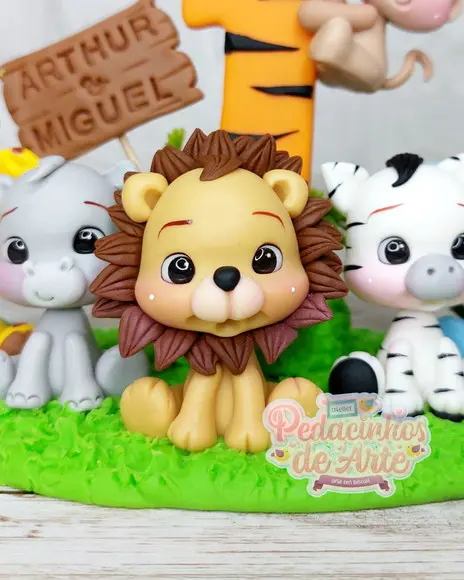 Topo de Bolo Cenário Safari em Biscuit