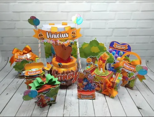 Kit 40 Peças Lembrancinha - Ursinho Pooh + Brinde