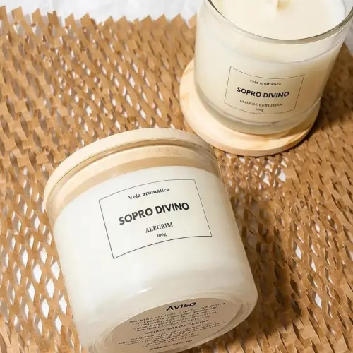 Vela Aromática Artesanal de Alecrim Sopro Divino 100g – Essências Premium